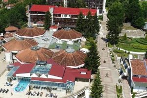 radan-hotel-prolm-banja-recepci-a-41518-600x576